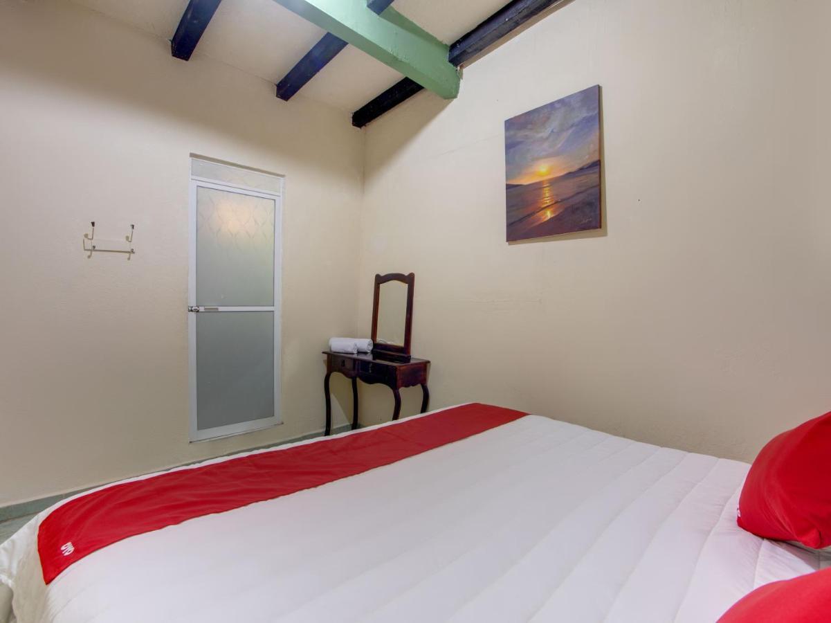 Oyo Hotel Casa Ada ซีฮัวตาเนโค ภายนอก รูปภาพ